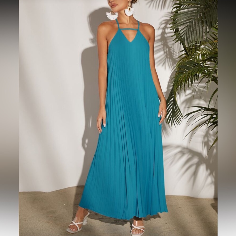Elegant Bright Light Blue Pleated Halter Maxi Dress
